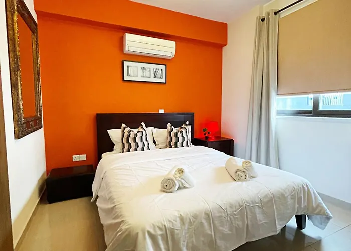 Stylish 2br With Balcony And Parking Near Saint Lazarus And Finikoudes