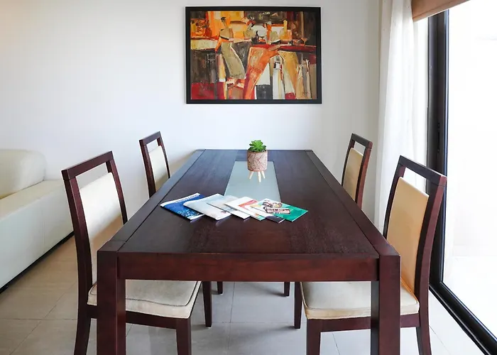 Apartment Stylish 2br With Balcony And Parking Near Saint Lazarus And Finikoudes Larnaca