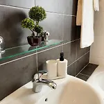 아파트 Stylish 2br With Balcony And Parking Near Saint Lazarus And Finikoudes *