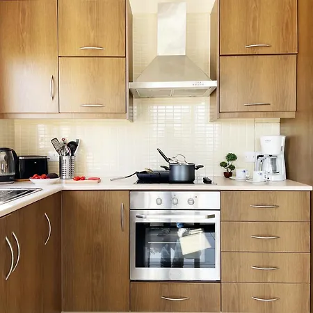 아파트 Stylish 2br With Balcony And Parking Near Saint Lazarus And Finikoudes *