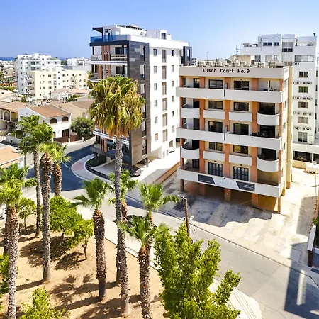 Stylish 2br With Balcony And Parking Near Saint Lazarus And Finikoudes 아파트