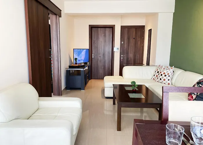 Apartment Stylish 2br With Balcony And Parking Near Saint Lazarus And Finikoudes *