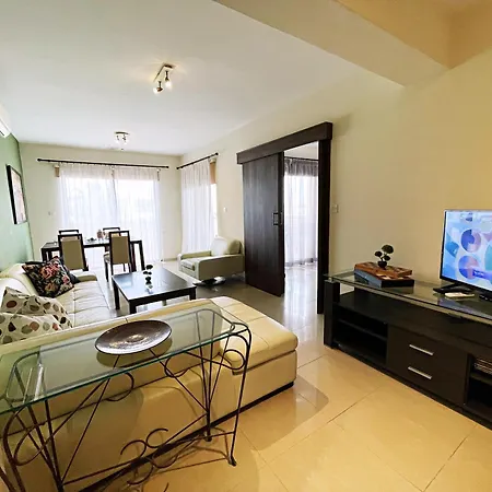 Apartment Stylish 2br With Balcony And Parking Near Saint Lazarus And Finikoudes Larnaka